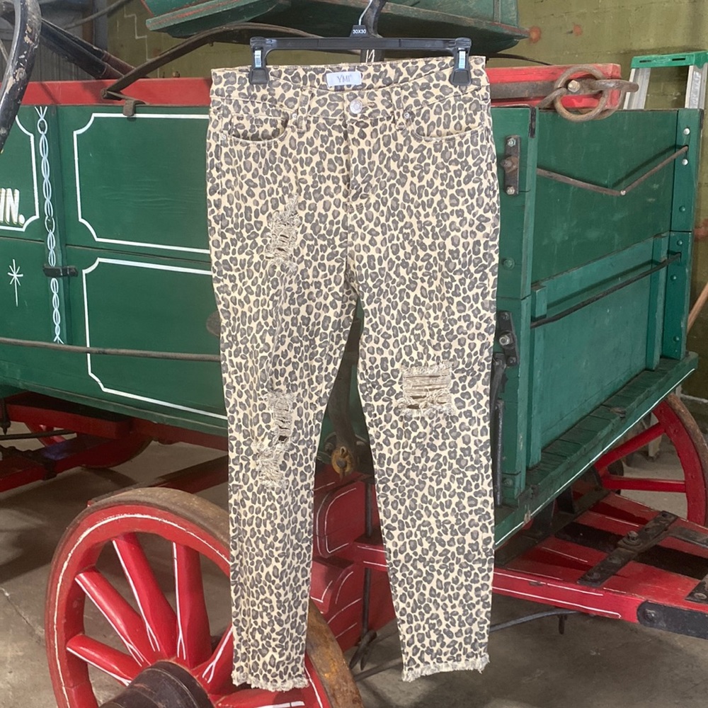 Ymi women’s leopard print casuals. Raw hem edges on legs